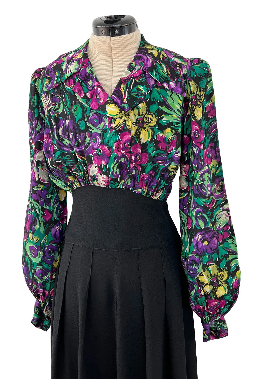 Chic 1930s Silky Rayon Vibrant Floral Printed Dress w Flared Black Crepe Skirt