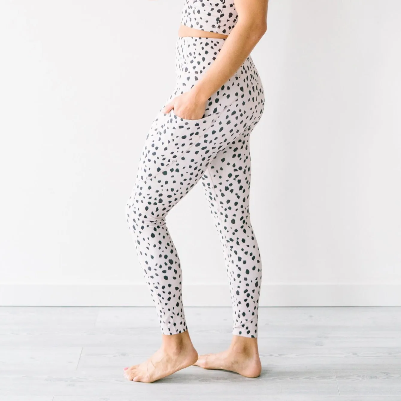 Focus Leggings - Dalmatian | MT LUXE