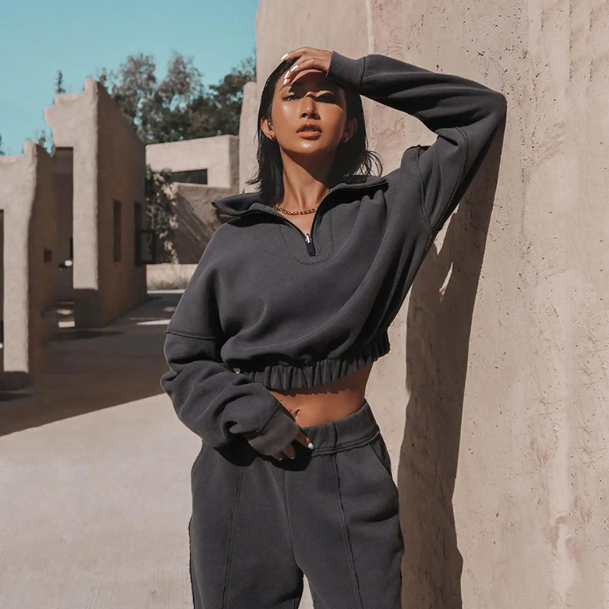 Long Sleeve Turtleneck Zipper Sweatshirt with Loose Straight-Leg Pants - Stylish & Comfortable