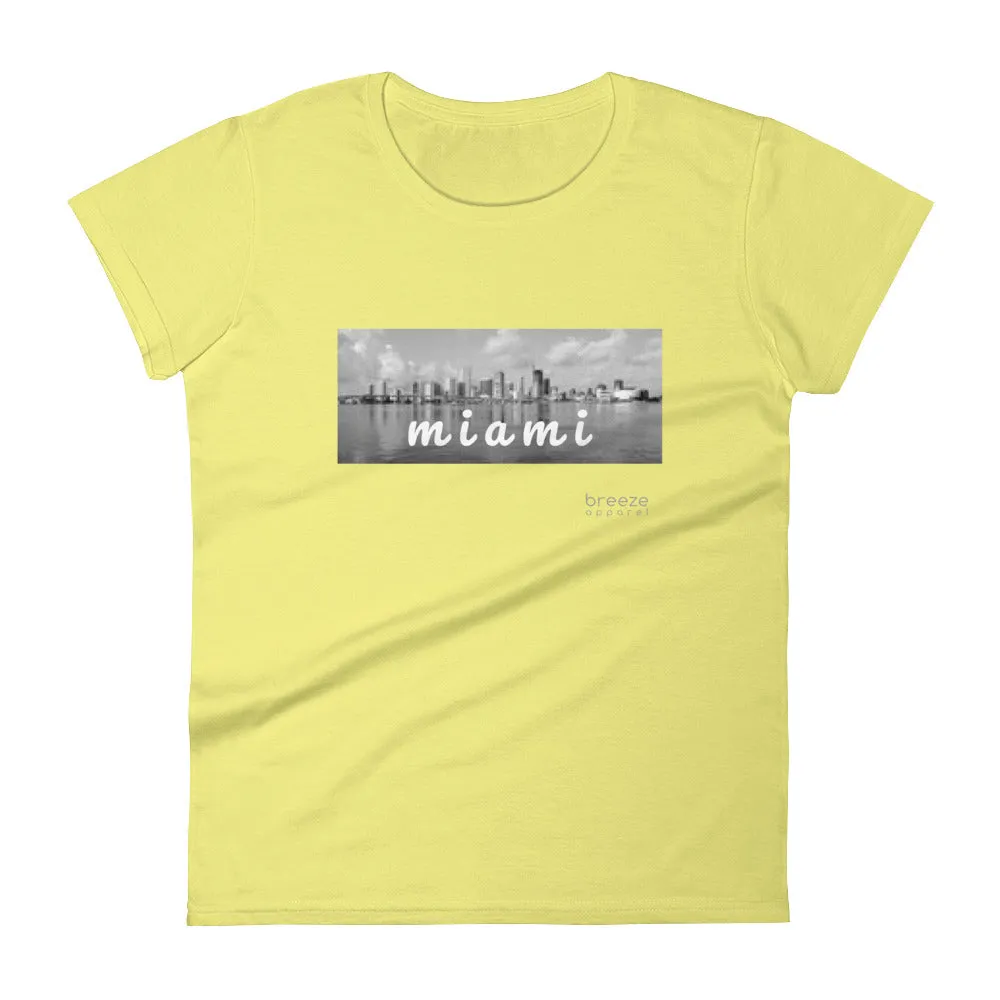 'Miami, Florida' women's short-sleeved shirt (16 colors)