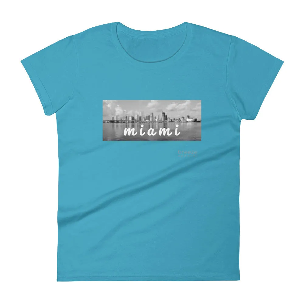 'Miami, Florida' women's short-sleeved shirt (16 colors)