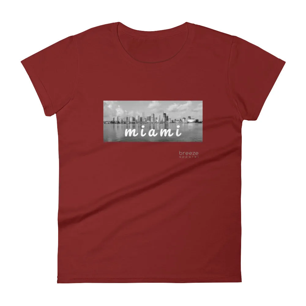 'Miami, Florida' women's short-sleeved shirt (16 colors)