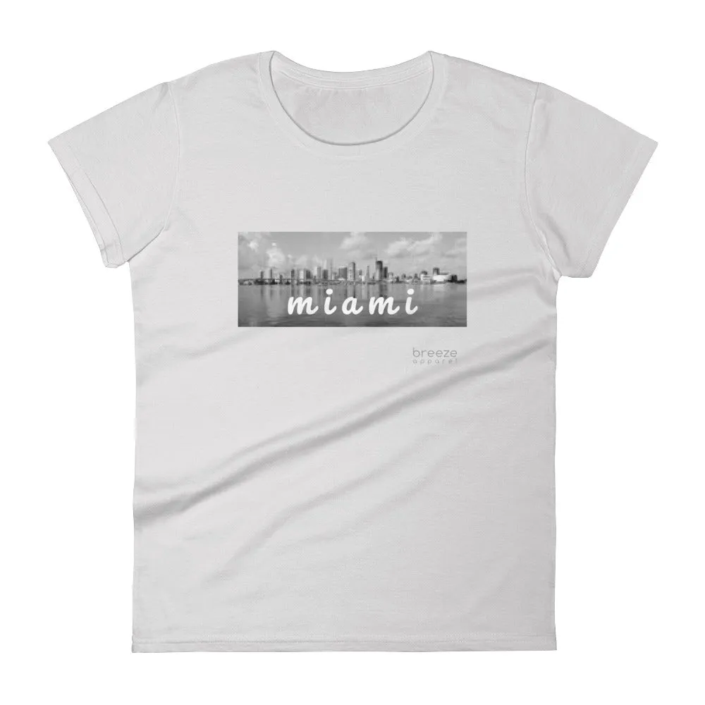 'Miami, Florida' women's short-sleeved shirt (16 colors)