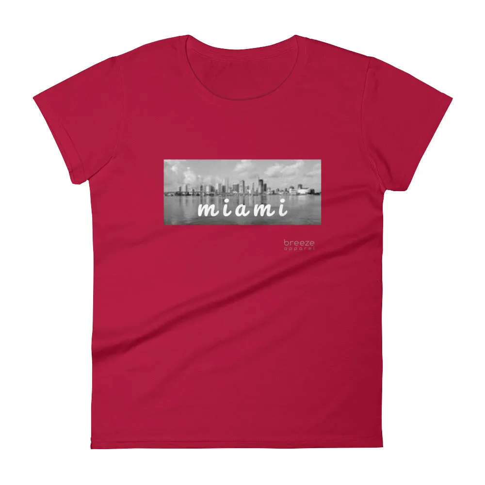 'Miami, Florida' women's short-sleeved shirt (16 colors)