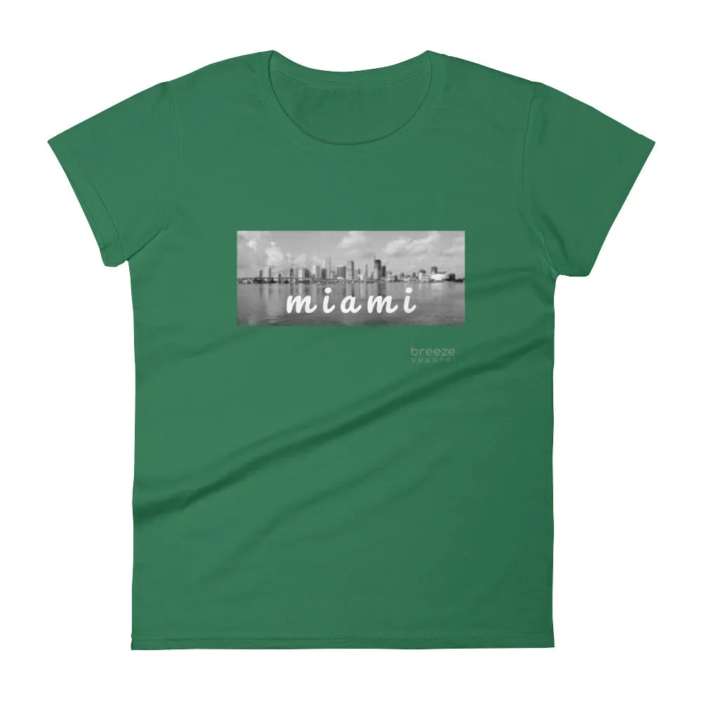 'Miami, Florida' women's short-sleeved shirt (16 colors)