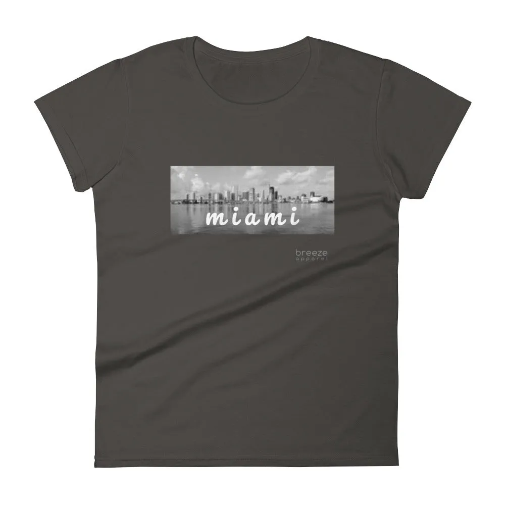 'Miami, Florida' women's short-sleeved shirt (16 colors)